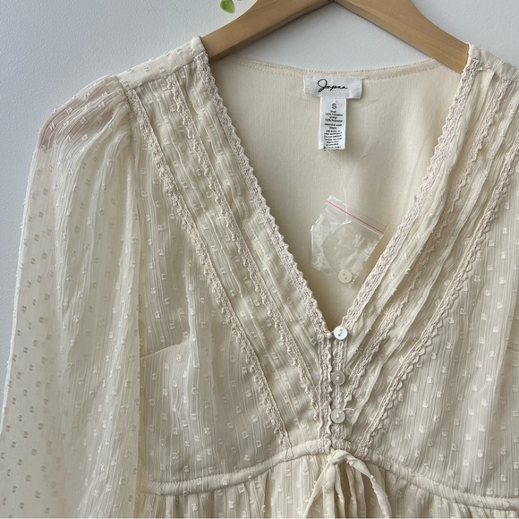 Japna NWT Ivory Peplum Lace Trim V-Neck Blouse - Picture 2 of 8